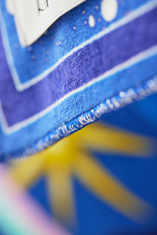 星空をイメージした大き目のマルチクロス。ブランケットやタペストリー、ベットカバーやソファーカバーとして。